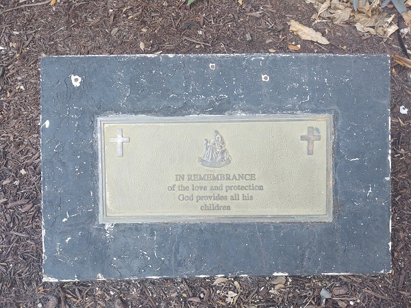 memorial_plaque